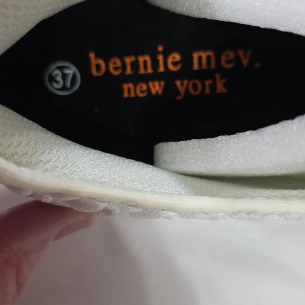 NEW Bernie Mev 